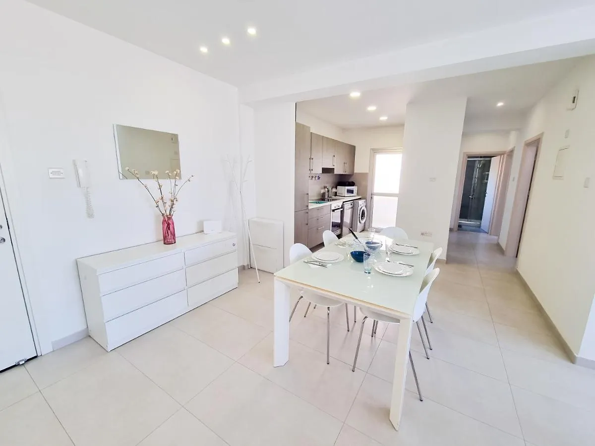 Appartement Seaside Elegance Retreat à Larnaca