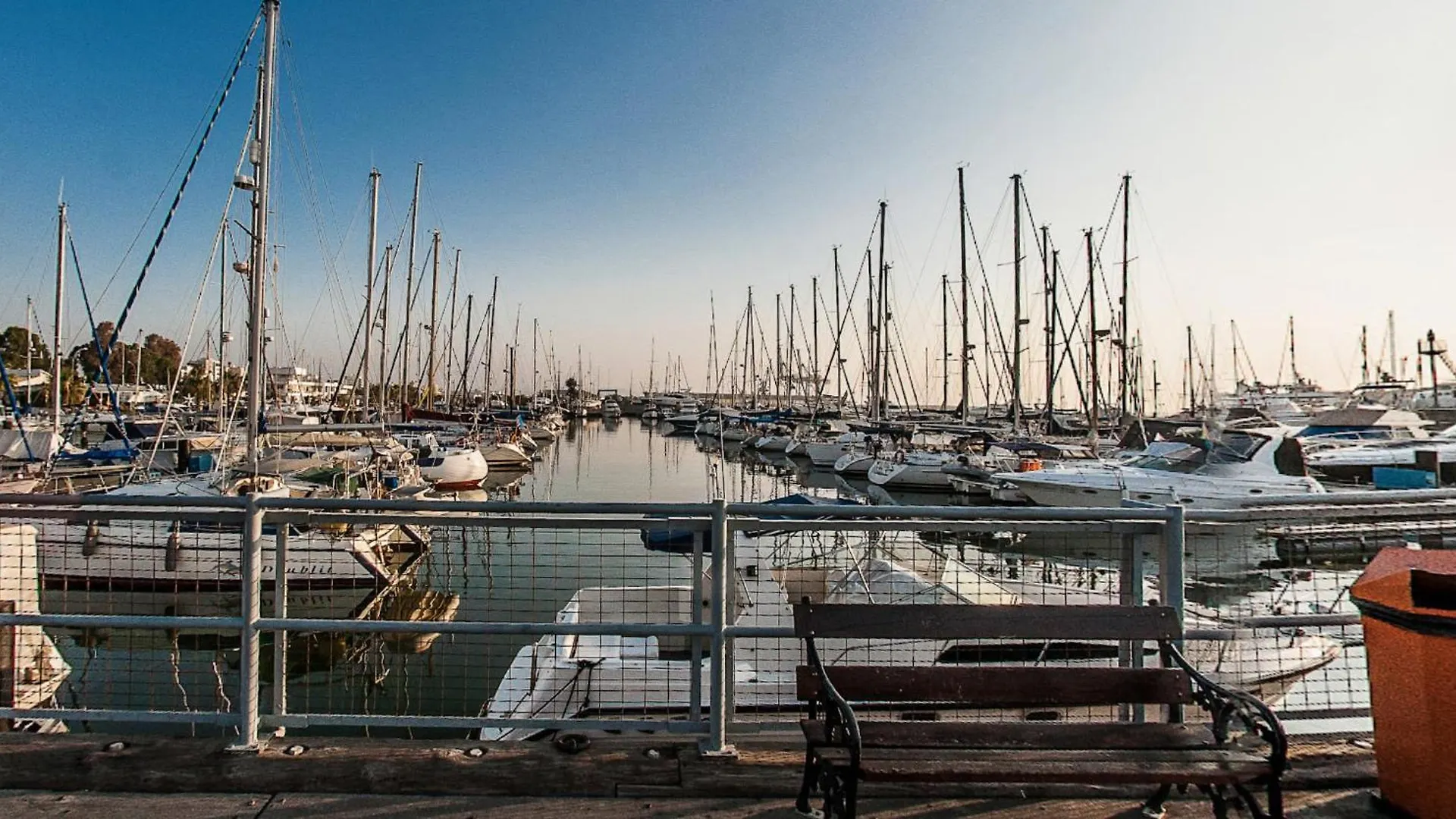 Seaside Elegance Retreat Daire Larnaca